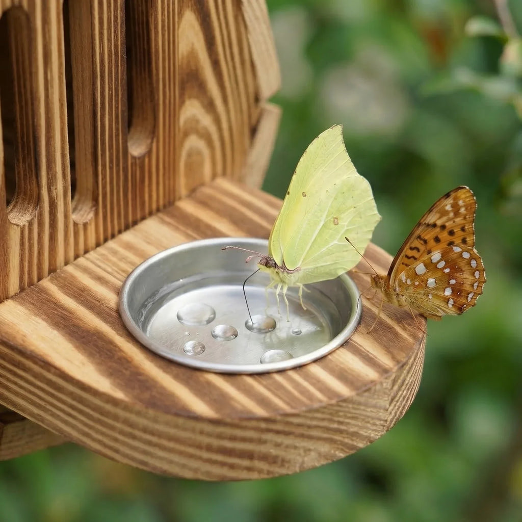Handgemaakt druppelvormig vlinderhuis van natuurlijk hout vervaardigd